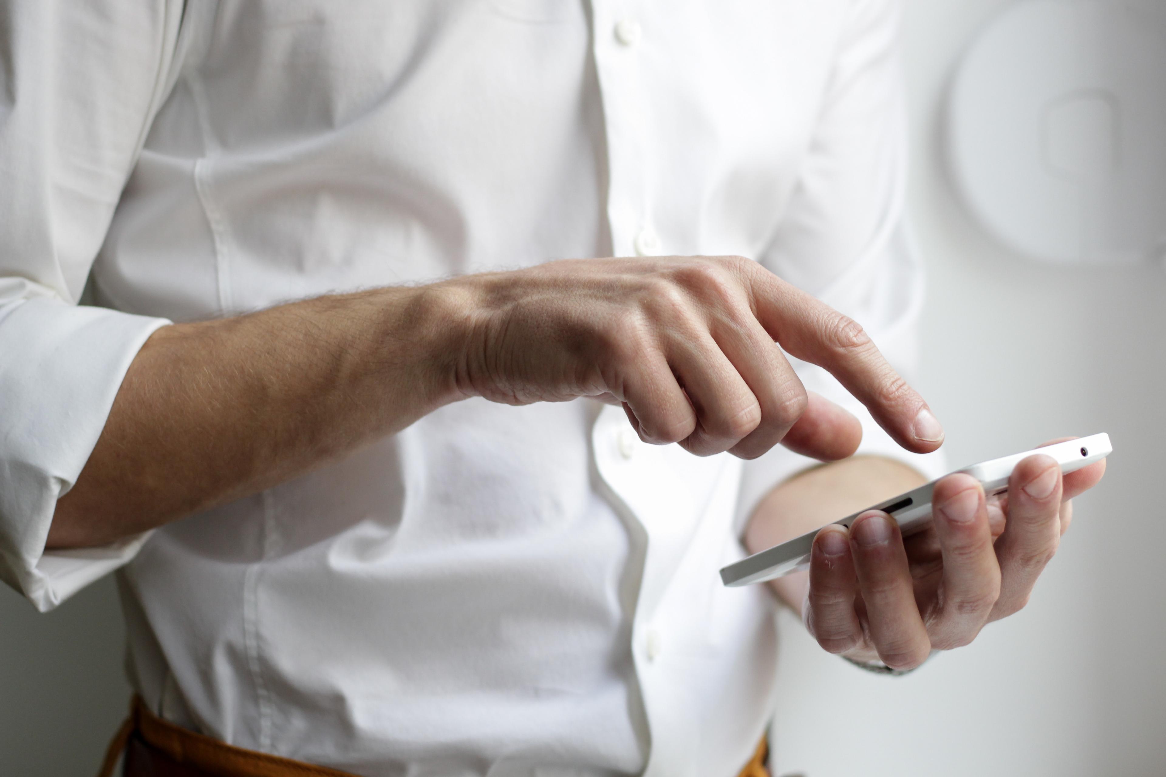 Mobile Procurement Solutions: Benefits & Limitations in Modern Supply Chains