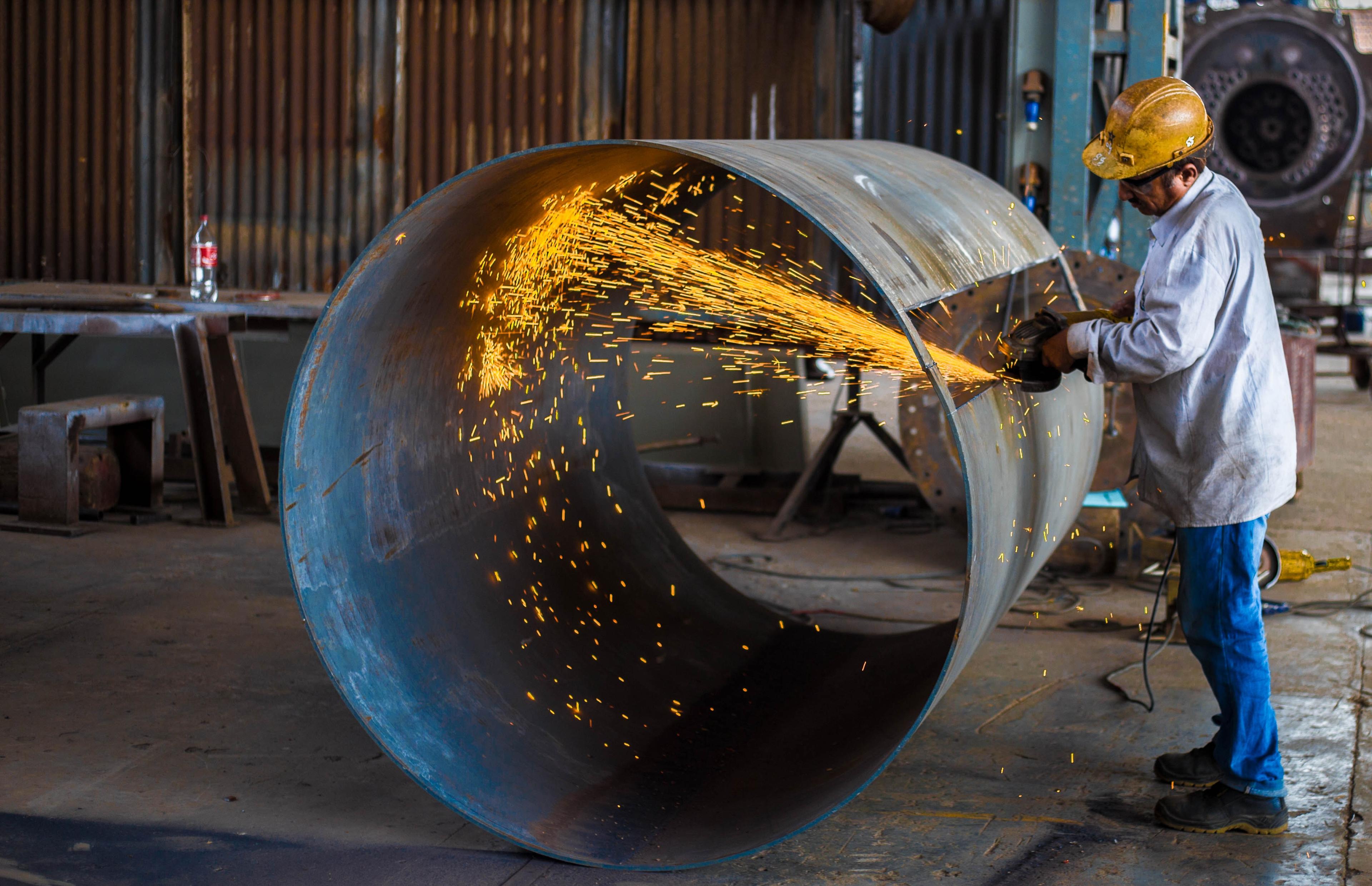 The Top 4 Procurement Challenges in the Metals Industry: Navigating with Resilience and Ingenuity